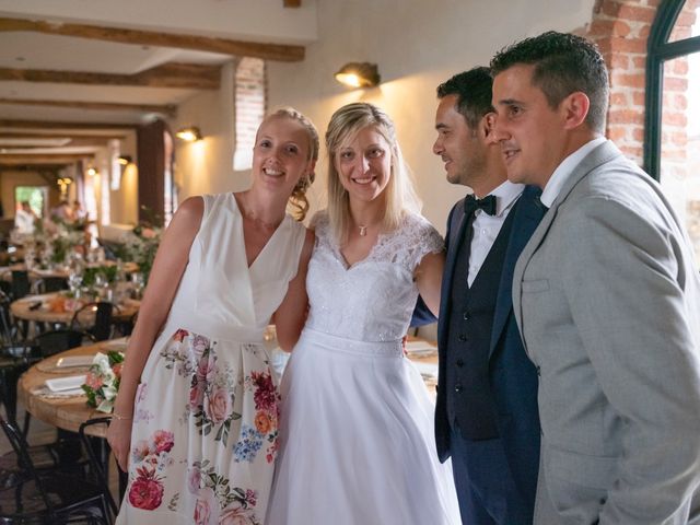 Le mariage de Julien et Alexandra à Mornand-en-Forez, Loire 35