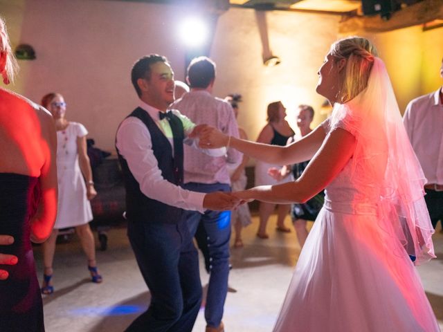 Le mariage de Julien et Alexandra à Mornand-en-Forez, Loire 80