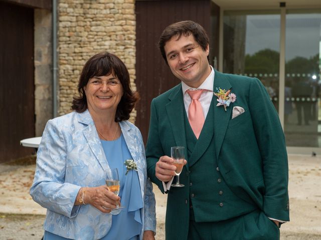 Le mariage de Bastien et Julie à Rochefort, Charente Maritime 12
