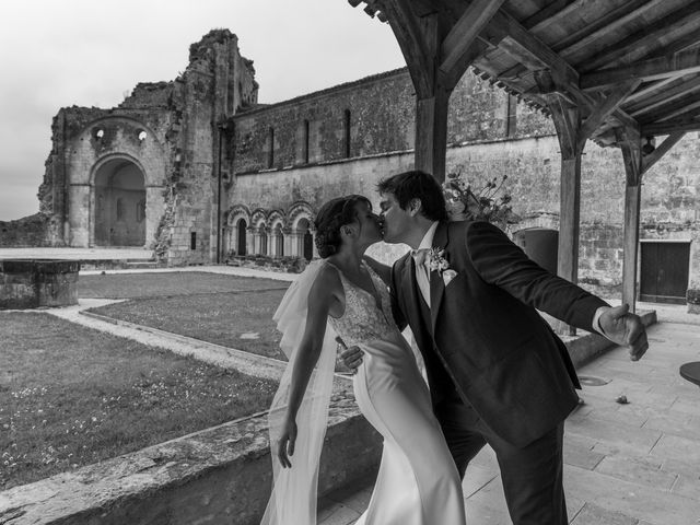 Le mariage de Bastien et Julie à Rochefort, Charente Maritime 23