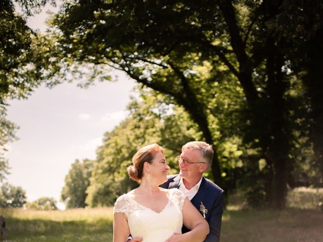 Le mariage de Olivier et Brigitte à Angers, Maine et Loire 12