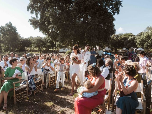 Le mariage de Fanny et Romain à Saint-Michel-l&apos;Observatoire, Alpes-de-Haute-Provence 17