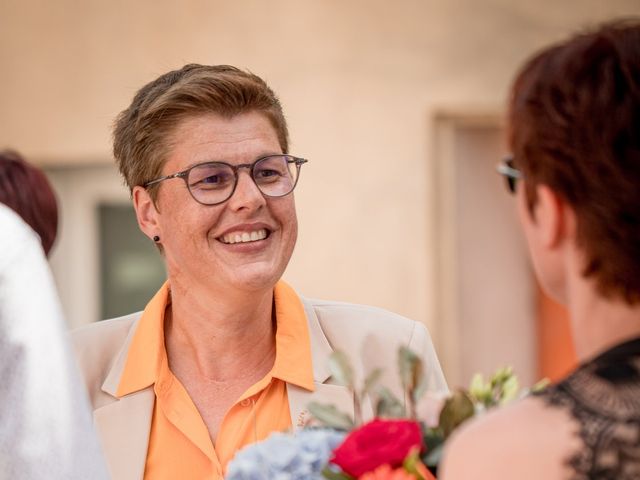 Le mariage de Anne et Pascaline à La Sauvetat-de-Savères, Lot-et-Garonne 18