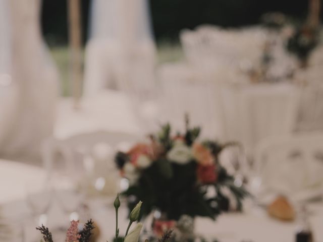 Le mariage de Sébastien et Aurélie à Pont-sur-Yonne, Yonne 17