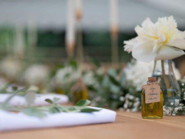 Le mariage de Anthony et Julie à Faucon, Vaucluse 2