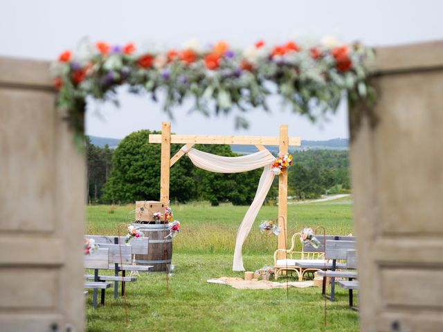 Le mariage de Matthieu et Mathilde à Saint-Trinit, Vaucluse 23