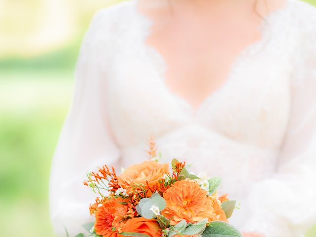 Le mariage de Thibault et Astrée à Lachaise, Charente 4