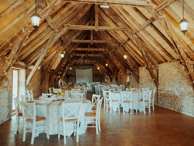 Le mariage de Robbie et Demi à Saint-Jean-de-Laur, Lot 74