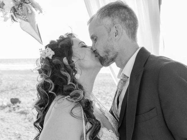 Le mariage de Joël  et Morgane à Saint-Paul-Trois-Châteaux, Drôme 5