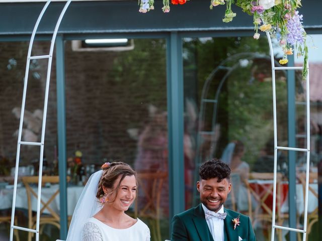 Le mariage de Emanuel et Rachel à Saint-Laurent-de-la-Prée, Charente Maritime 17