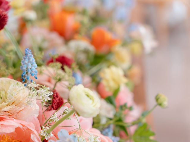 Le mariage de Emanuel et Rachel à Saint-Laurent-de-la-Prée, Charente Maritime 33