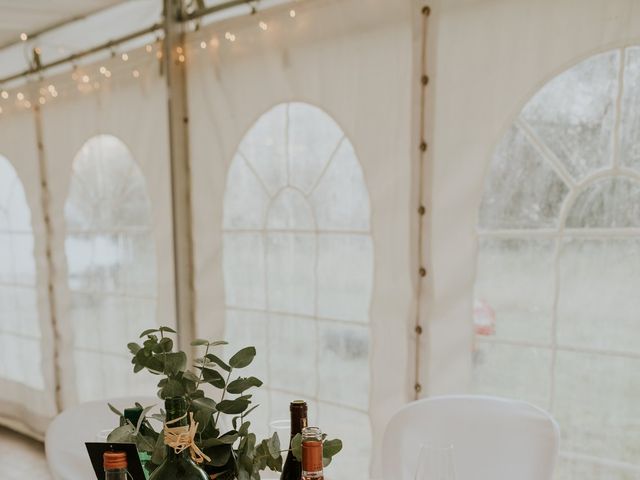 Le mariage de Helen et Nicolas à Tuffé, Sarthe 41