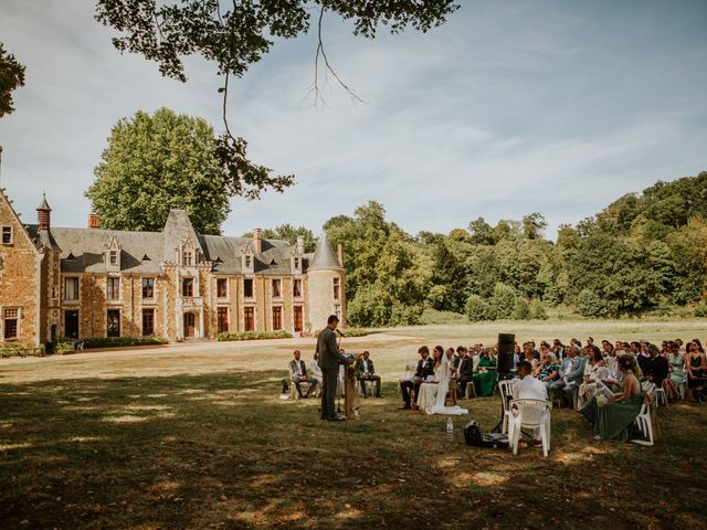 Le mariage de Helen et Nicolas à Tuffé, Sarthe 44