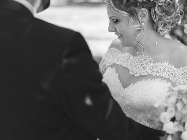 Le mariage de Laurent et Caroline à Neuilly-sous-Clermont, Oise 27