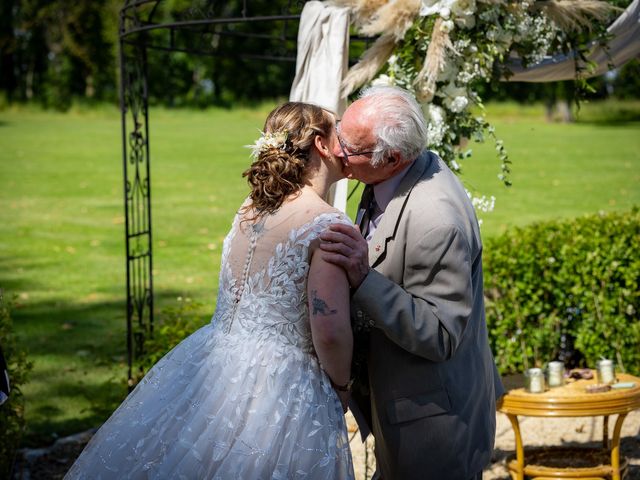 Le mariage de Romain et Gwendoline à Saint-Pierre-le-Moûtier, Nièvre 8