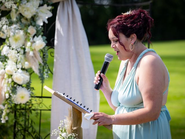 Le mariage de Romain et Gwendoline à Saint-Pierre-le-Moûtier, Nièvre 13