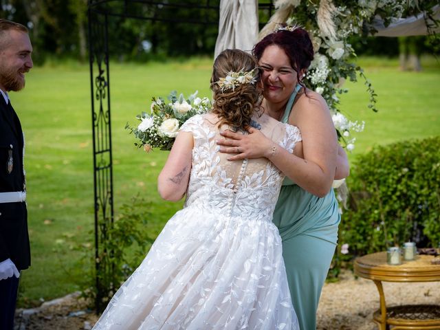 Le mariage de Romain et Gwendoline à Saint-Pierre-le-Moûtier, Nièvre 14