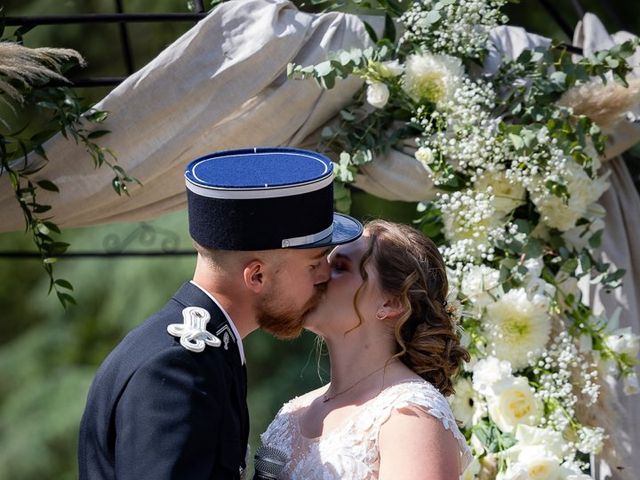 Le mariage de Romain et Gwendoline à Saint-Pierre-le-Moûtier, Nièvre 16