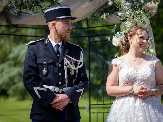 Le mariage de Romain et Gwendoline à Saint-Pierre-le-Moûtier, Nièvre 17