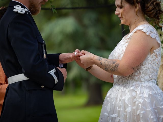 Le mariage de Romain et Gwendoline à Saint-Pierre-le-Moûtier, Nièvre 18