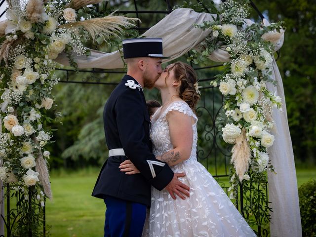 Le mariage de Romain et Gwendoline à Saint-Pierre-le-Moûtier, Nièvre 19