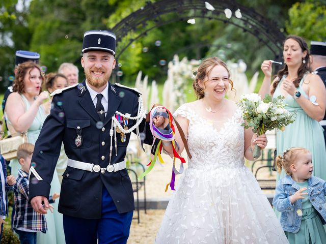 Le mariage de Romain et Gwendoline à Saint-Pierre-le-Moûtier, Nièvre 1