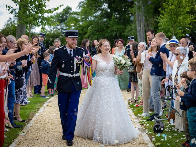 Le mariage de Romain et Gwendoline à Saint-Pierre-le-Moûtier, Nièvre 2