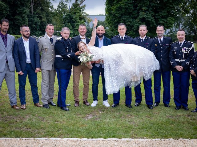 Le mariage de Romain et Gwendoline à Saint-Pierre-le-Moûtier, Nièvre 21