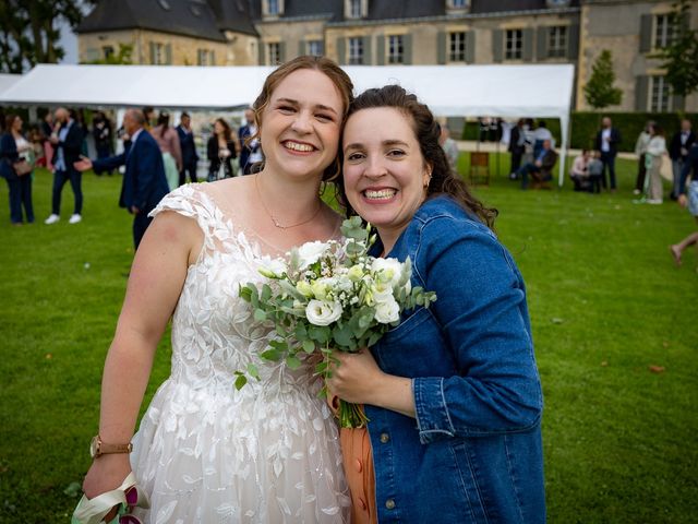 Le mariage de Romain et Gwendoline à Saint-Pierre-le-Moûtier, Nièvre 24