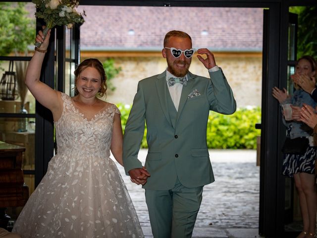 Le mariage de Romain et Gwendoline à Saint-Pierre-le-Moûtier, Nièvre 31