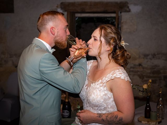 Le mariage de Romain et Gwendoline à Saint-Pierre-le-Moûtier, Nièvre 35