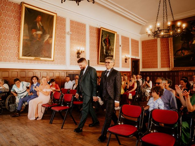 Le mariage de Sebastien et Quentin à Avallon, Yonne 12