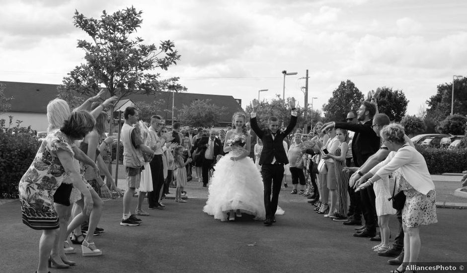 Le mariage de Sylvain et Alexandra à Moon-sur-Elle, Manche
