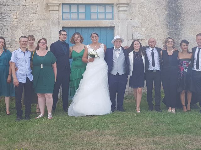 Le mariage de Greg et Gwen à Saint-Maurice-des-Noues, Vendée 1