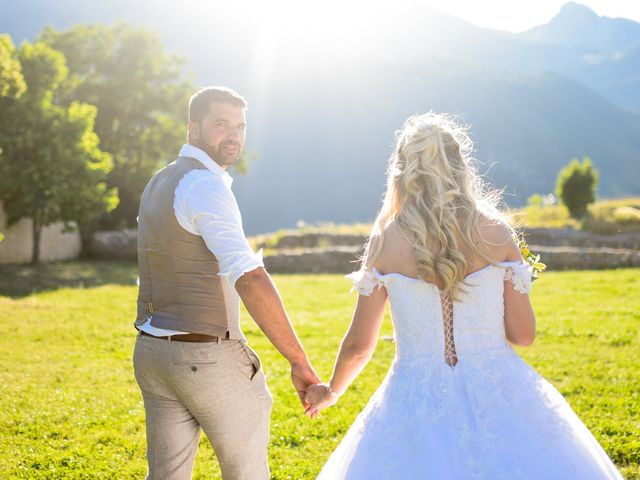 Le mariage de Valentin et Cloé à Mont-Dauphin, Hautes-Alpes 40