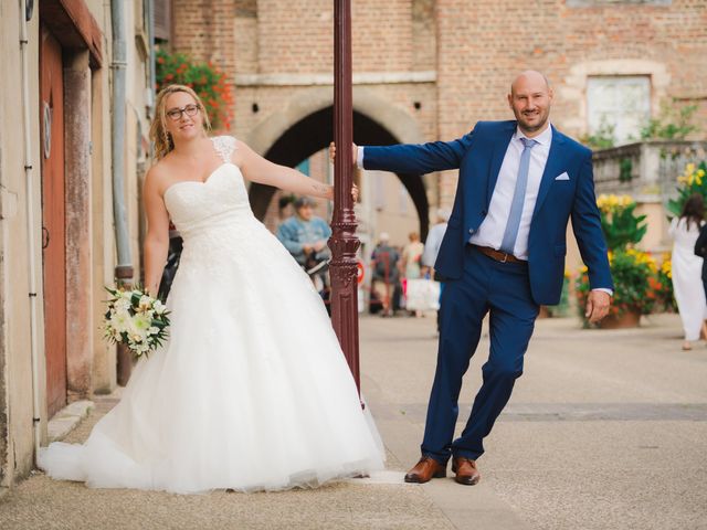 Le mariage de Romain et Marine à Saint-Trivier-sur-Moignans, Ain 8