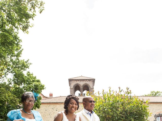 Le mariage de Mickael et Chrystelle à Collanges, Puy-de-Dôme 12