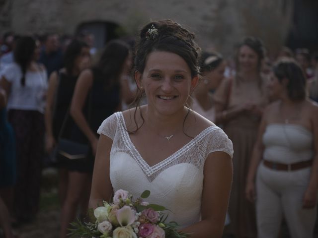 Le mariage de Fabien et Anaïs  à Véranne, Loire 11