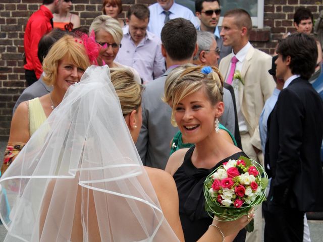 Le mariage de Romain et Charlotte à Saint-Sulpice, Oise 32