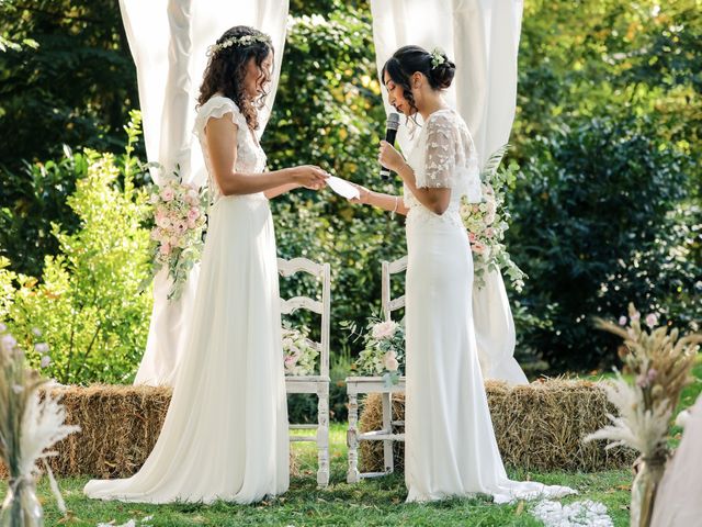 Le mariage de Clara et Laura à Fontenay-Trésigny, Seine-et-Marne 69