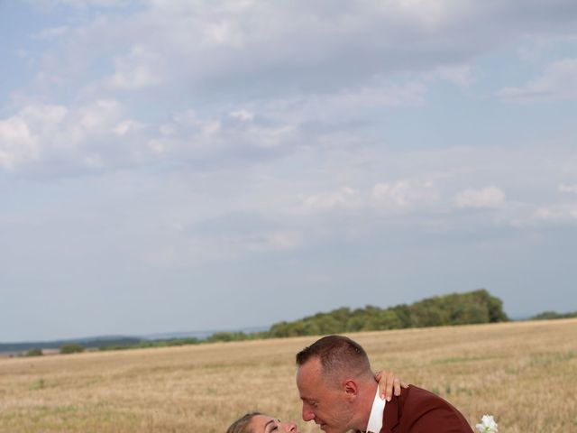 Le mariage de Damien et Justine à Courcelles-en-Bassée, Seine-et-Marne 15