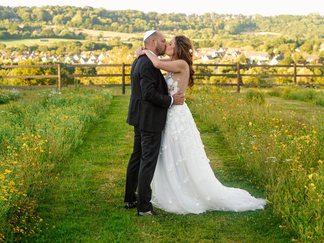 Le mariage de Jéremy et Déborah à Blonville-sur-Mer, Calvados 25