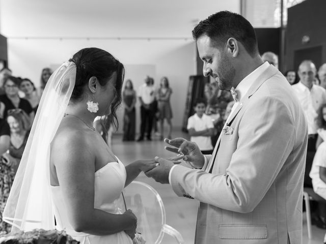 Le mariage de Issame et Christelle à Saint-Sulpice-la-Pointe, Tarn 64