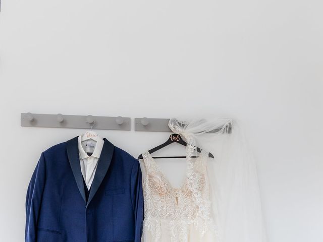 Le mariage de Valentin et Virginie à Andouillé, Mayenne 19