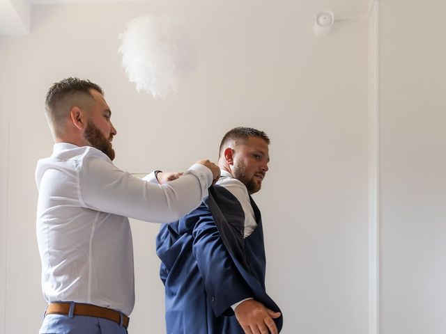 Le mariage de Valentin et Virginie à Andouillé, Mayenne 21