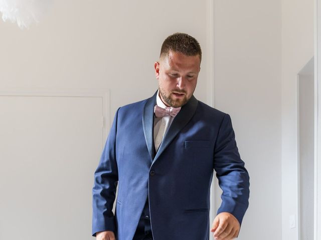 Le mariage de Valentin et Virginie à Andouillé, Mayenne 22