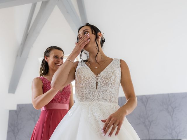 Le mariage de Valentin et Virginie à Andouillé, Mayenne 26