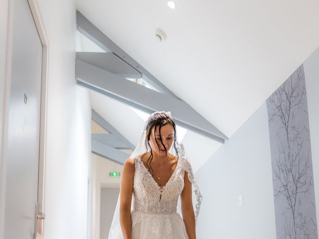 Le mariage de Valentin et Virginie à Andouillé, Mayenne 28