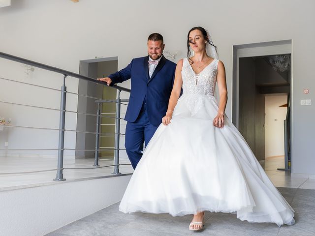 Le mariage de Valentin et Virginie à Andouillé, Mayenne 1