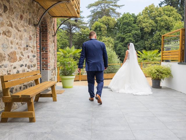 Le mariage de Valentin et Virginie à Andouillé, Mayenne 32